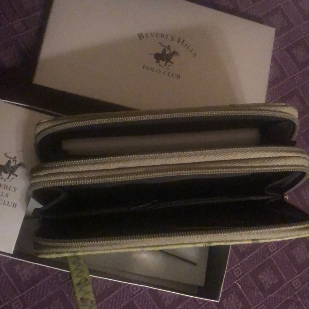 Wallet - Picture 4 of 5